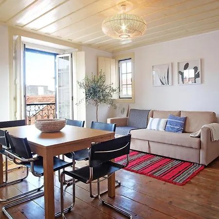 Bh4d With View Heart Of Bairro Alto * Bright 4d * 3+1 Br *