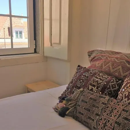 Bh4d With View Heart Of Bairro Alto * Bright 4d * 3+1 Br Apartment